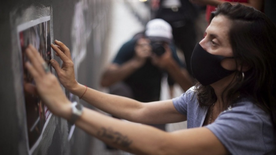 Con flores, comidas y cánticos, se celebra el Día de los Difuntos en la exEsma | Nacionales