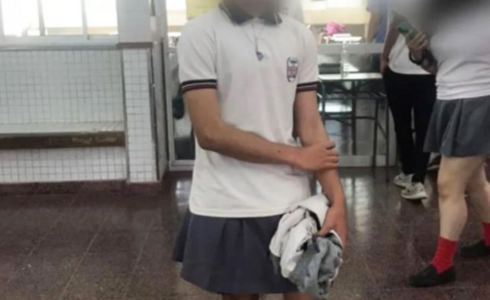 Alumnos protestaron con polleras y lograron cambiar el código de vestimenta del colegio | Nacionales