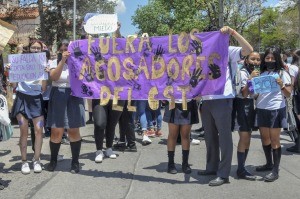 Denuncian que un docente jujeño manoseó a una alumna y se le permitió seguir dando clases | Nacionales