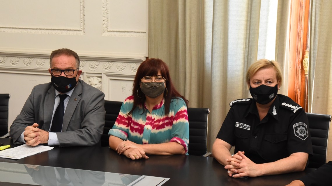 Presentan medidas destinadas a favorecer la igualdad de género y diversidad en la Policía | Igualdad y Género