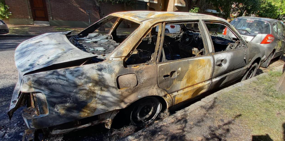 Al menos 6 autos fueron quemados durante la madrugada en la ciudad | Noticias