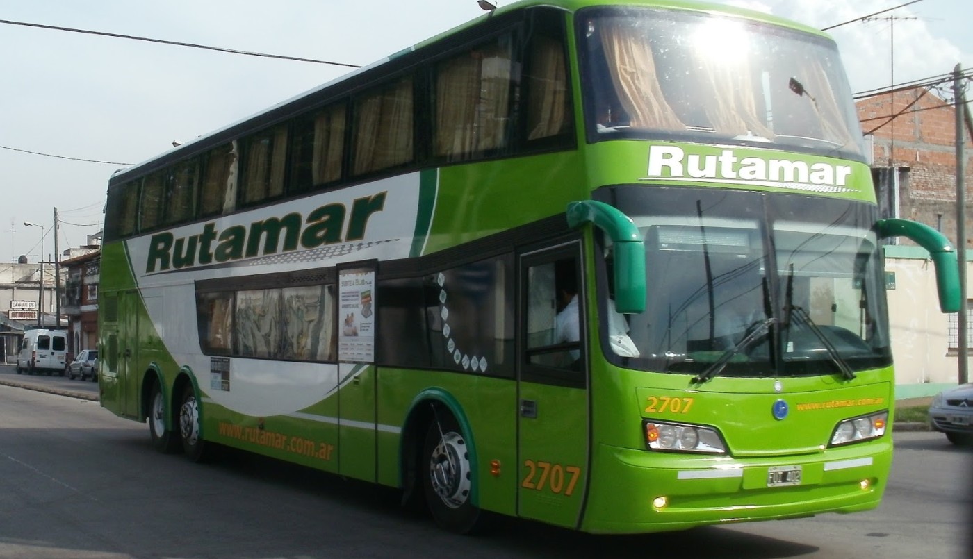 Grupo comando frenó a un micro de larga distancia y asaltó a 69 pasajeros | Nacionales