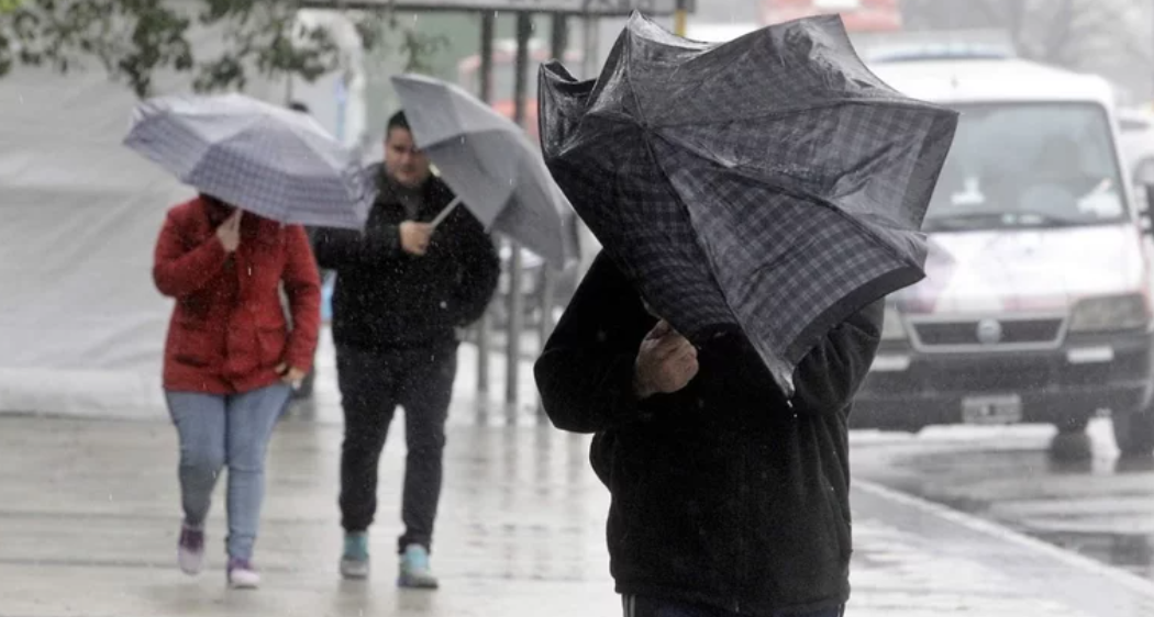 Luego del intenso calor llegó el alivio con lluvias y tormentas en la ciudad | Información General
