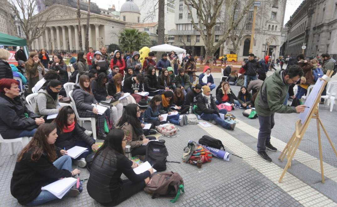 Argentina se ubica entre los países con mayor tasa de jóvenes que no trabajan ni estudian | Nacionales