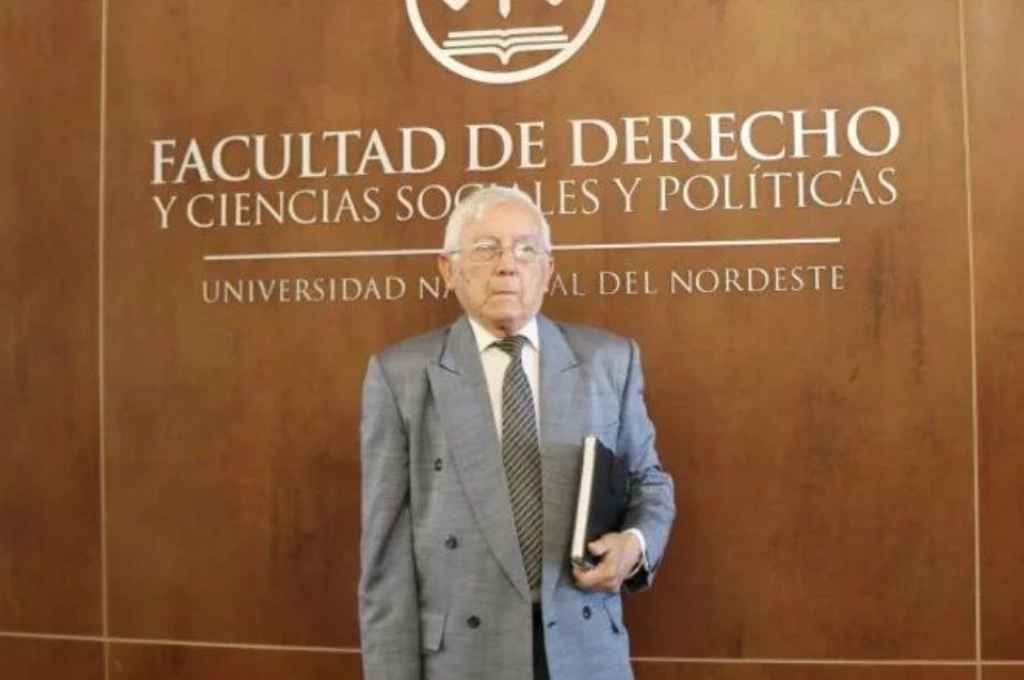 Un correntino de 83 años se graduó de abogado y afirmó que lo logró con "paciencia y perseverancia" | Nacionales