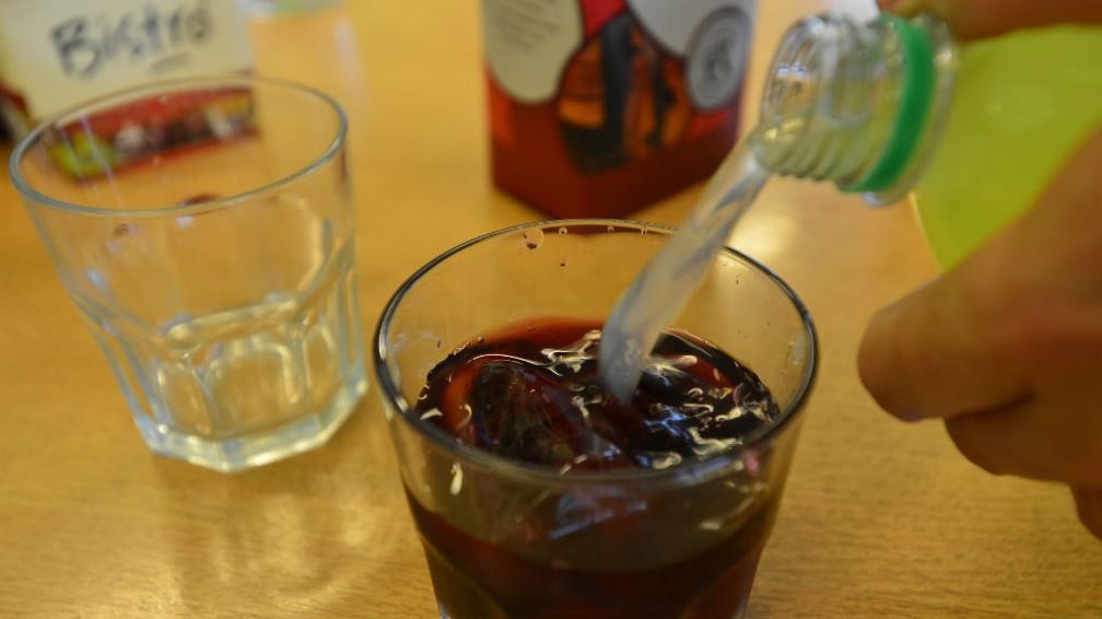 La RAE denominó "Tinto de verano" al prittiau cordobés | Nacionales