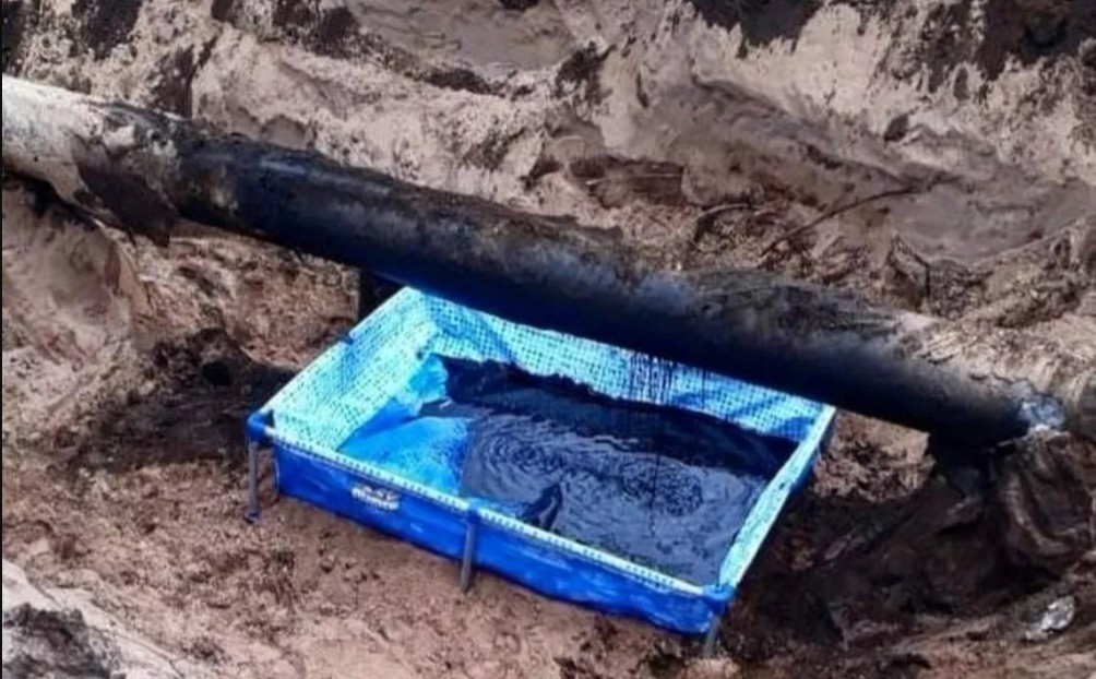 Una pileta de lona, "contundente medida de seguridad para contener el derrame de petróleo en Río Negro" | Nacionales