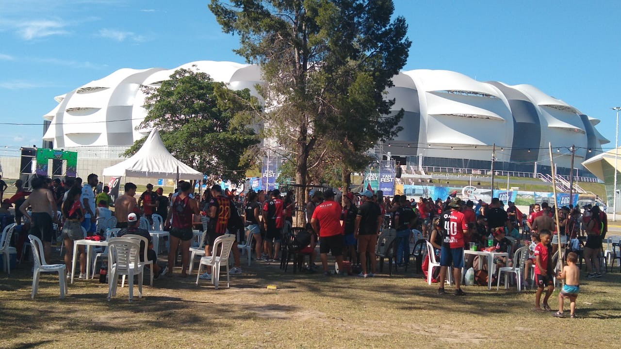 Videos: Los hinchas sabaleros coparon la fan fest en la previa del partido | Deportes