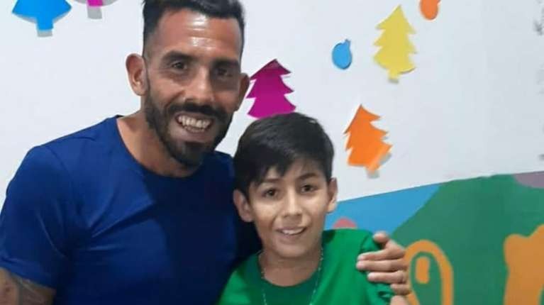 Joaquín Nahuel, el nene pastelero, cumplió su sueño de conocer a Carlos Tevez | Redes