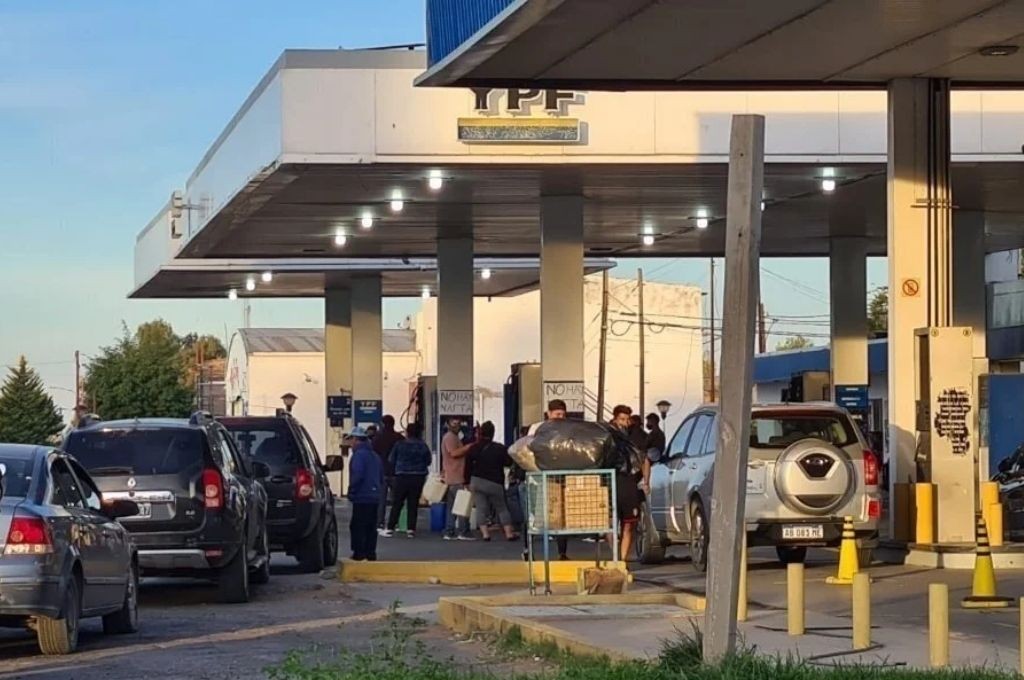 Habrá límite horario para que autos con patente extranjera carguen combustible en Puerto Iguazú | Nacionales