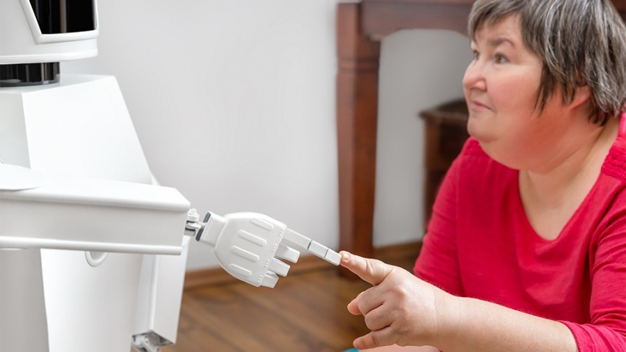 Premian diseño de robot que ayuda a familias a cuidar personas con enfermedades neurodegenerativas | Información General
