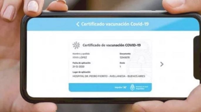 Un juez de Mar del Plata prohibió a los gobiernos nacional y bonaerense aplicar el "pase sanitario" a una mujer | Nacionales