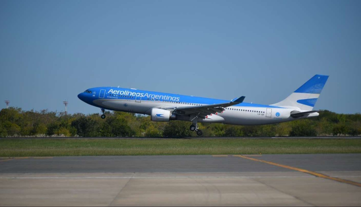Aerolíneas Argentinas advierte que sus vuelos pueden sufrir reprogramaciones por la suba de contagios de coronavirus | Nacionales