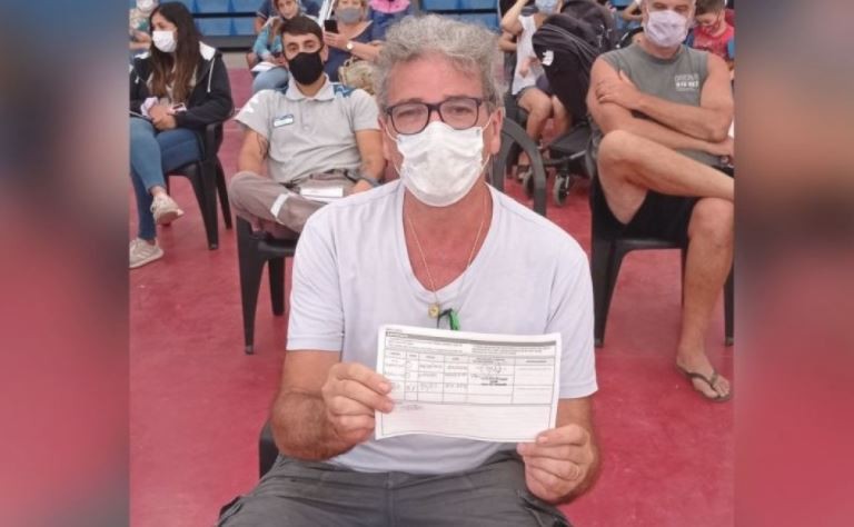 Copani se vacunó con Pfizer y en redes sociales le recordaron su canción contra esa marca | Espectaculos