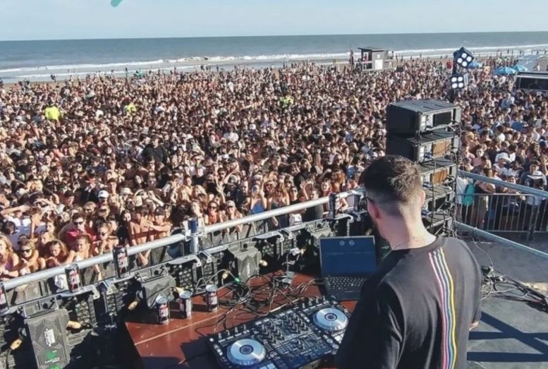 Se celebró un masivo "after beach" en Pinamar | Nacionales