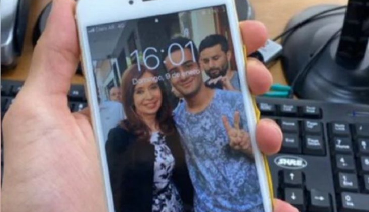"Garantía denegada por kirchnerista": se negó a arreglar un celular porque tenía una foto de Cristina y lo echaron | Nacionales