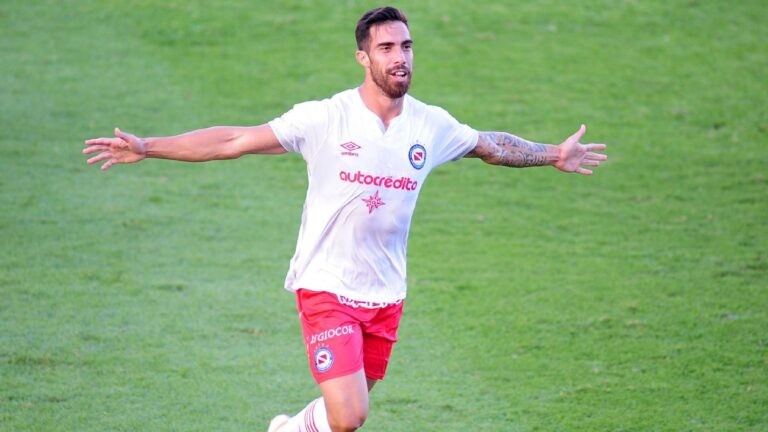 Se complica la búsqueda del 9 en Colón: Ávalos se queda en Argentinos | Deportes