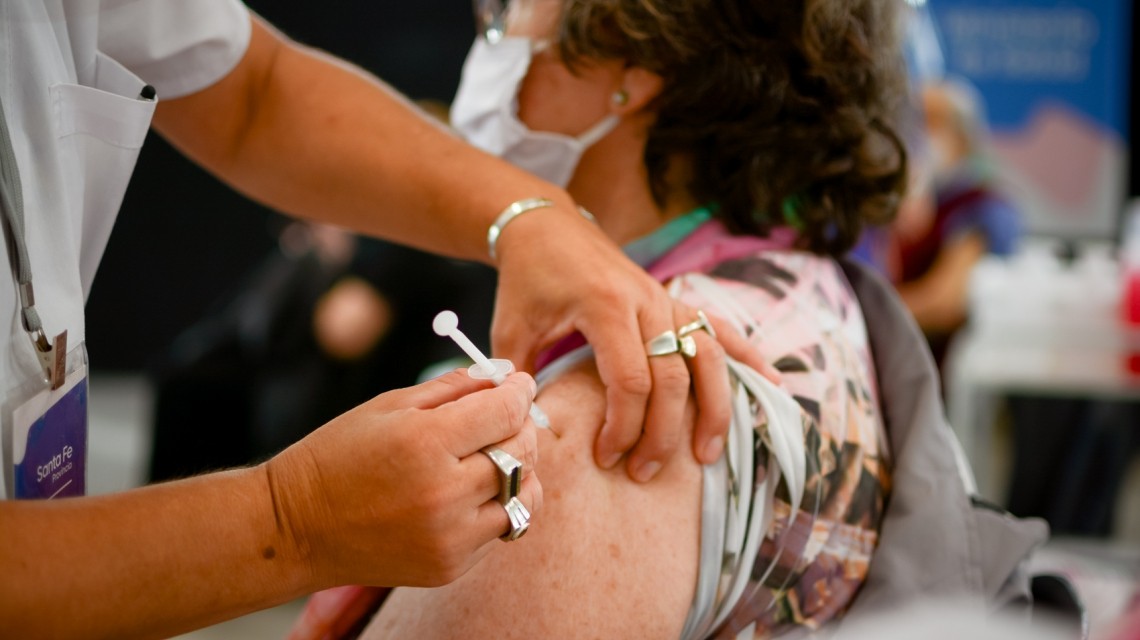 Jornada de vacunación con terceras dosis en la ciudad de Santa Fe | Información General