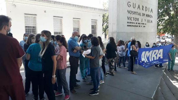 Se promulgó la Ley de pase a planta para casi 2000 profesionales de la salud | Legislativas