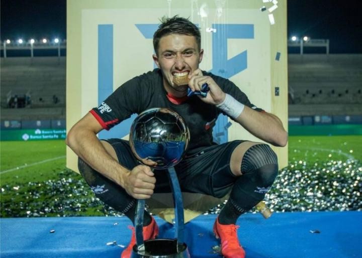 Colón oficializó la renovación de Facundo Garcés | Deportes