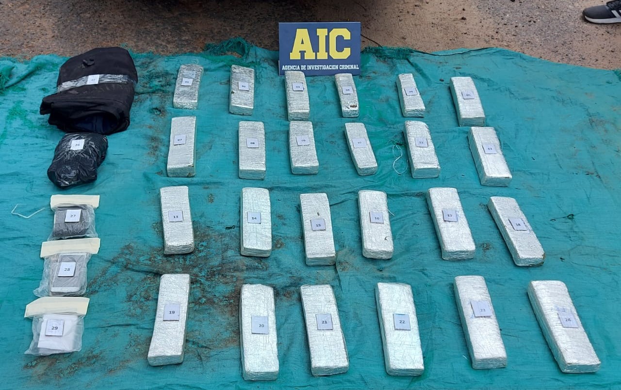 Secuestraron 24 ladrillos de marihuana y detuvieron a dos hombres | Noticias