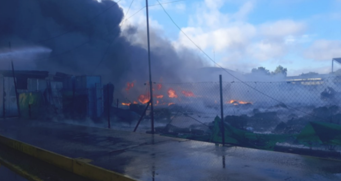 Se incendió una empresa recuperadora de plásticos en  Buenos Aires | Información General