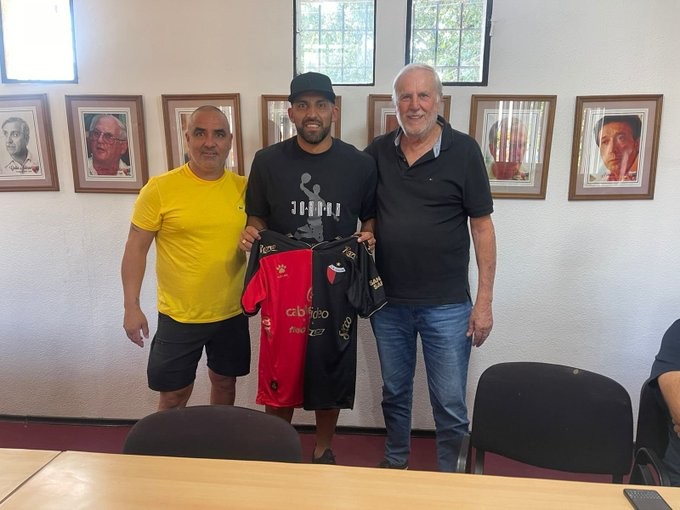 "Acá estoy": Colón oficializó la llegada de Wanchope Ábila | Deportes