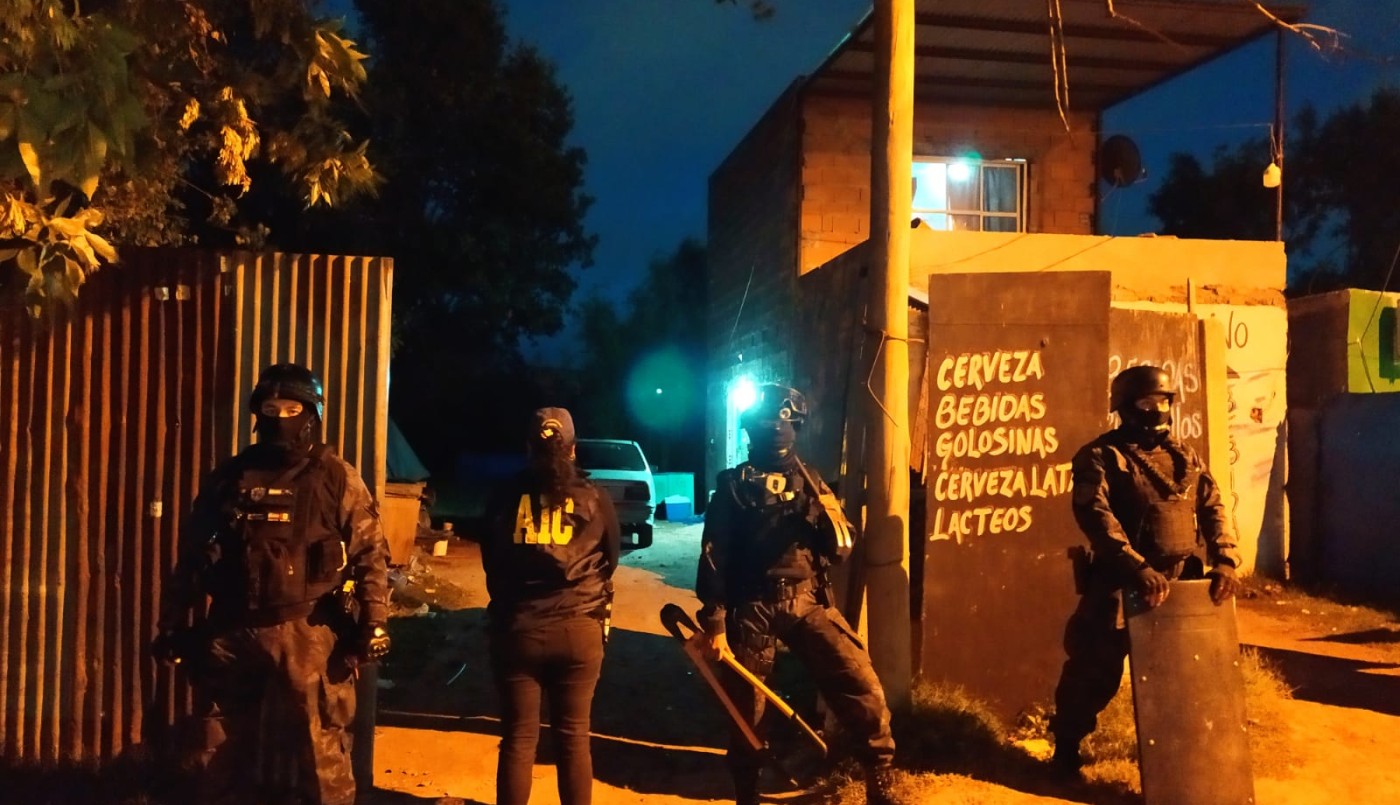 Realizaron allanamientos contra el narcotráfico en Rosario | Policiales
