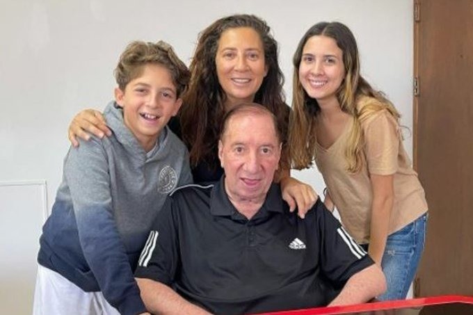 Bilardo reapareció en una foto familiar, compartida por Estudiantes | Deportes