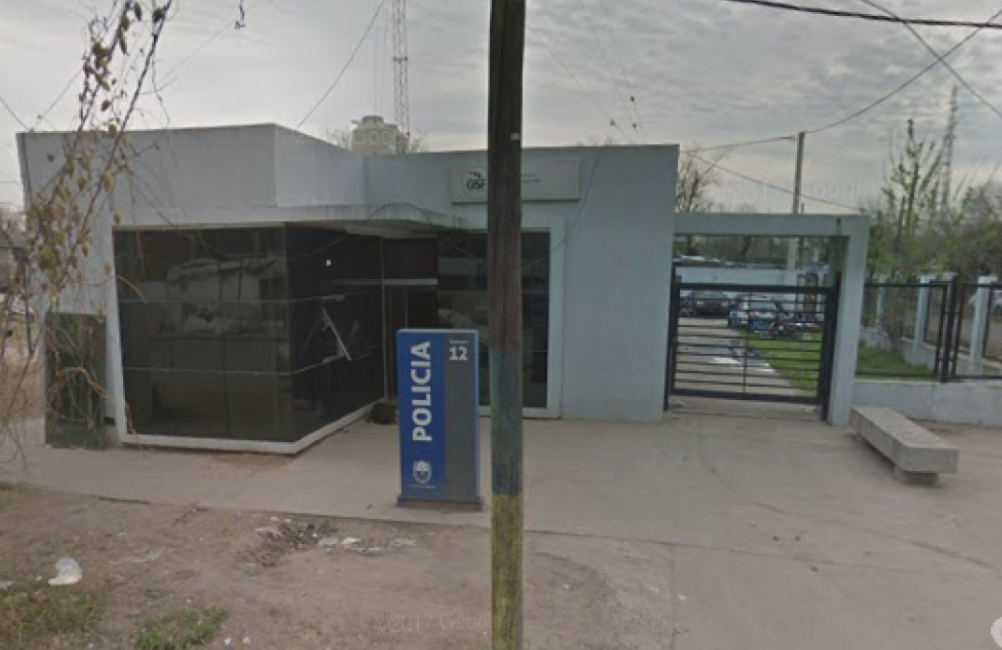 Sigue la violencia en Rosario: atacaron a balazos una comisaría y un patrullero | Policiales