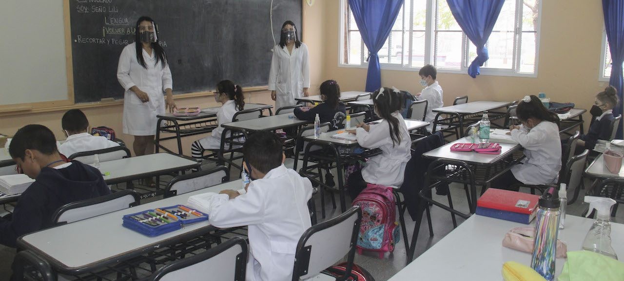 Unos 800.000 alumnos vuelven a clases en CABA y Mendoza | Nacionales