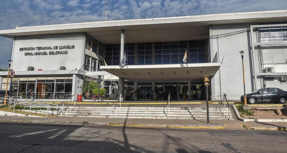 Hirieron a un joven de 35 años frente a la terminal de colectivos | Policiales