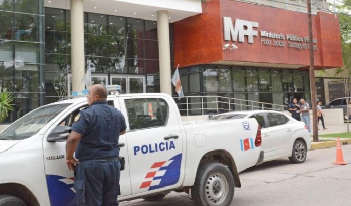 Un hombre quiso llevarse a una nena de 3 años con la excusa de comprarle caramelos: la rescató su tío | Nacionales