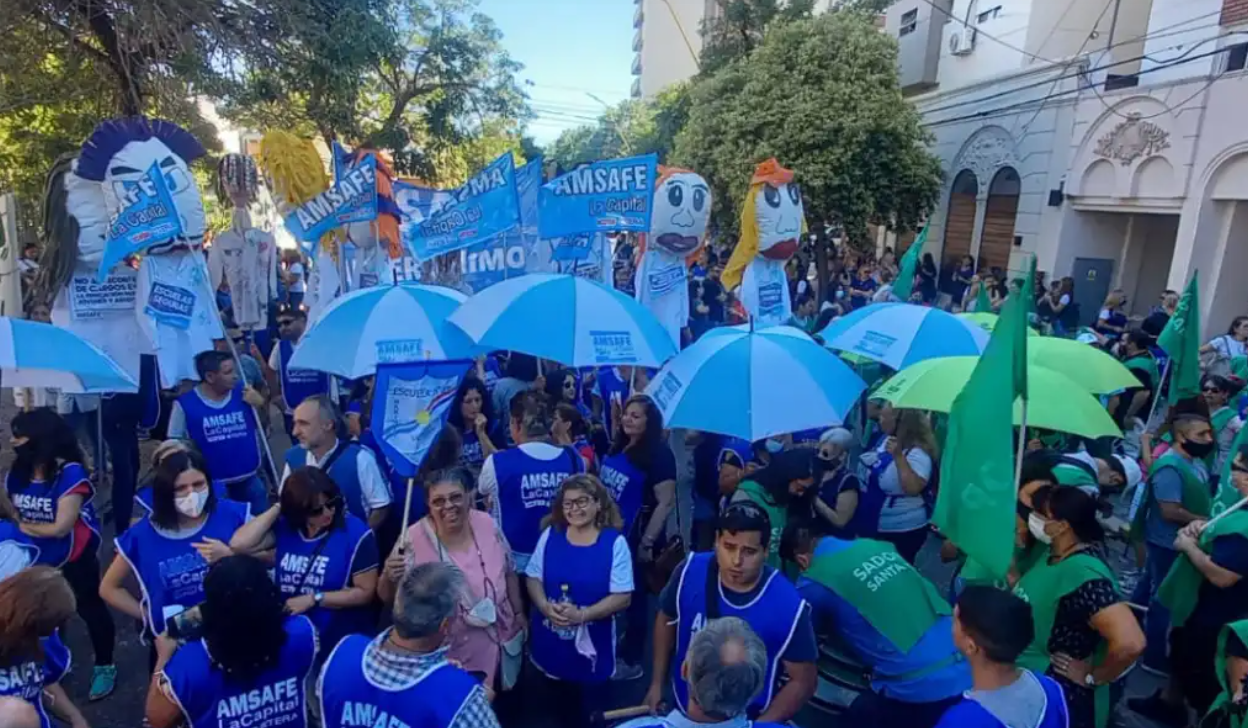 Los docentes se movilizaron y esperan una nueva convocatoria | Noticias