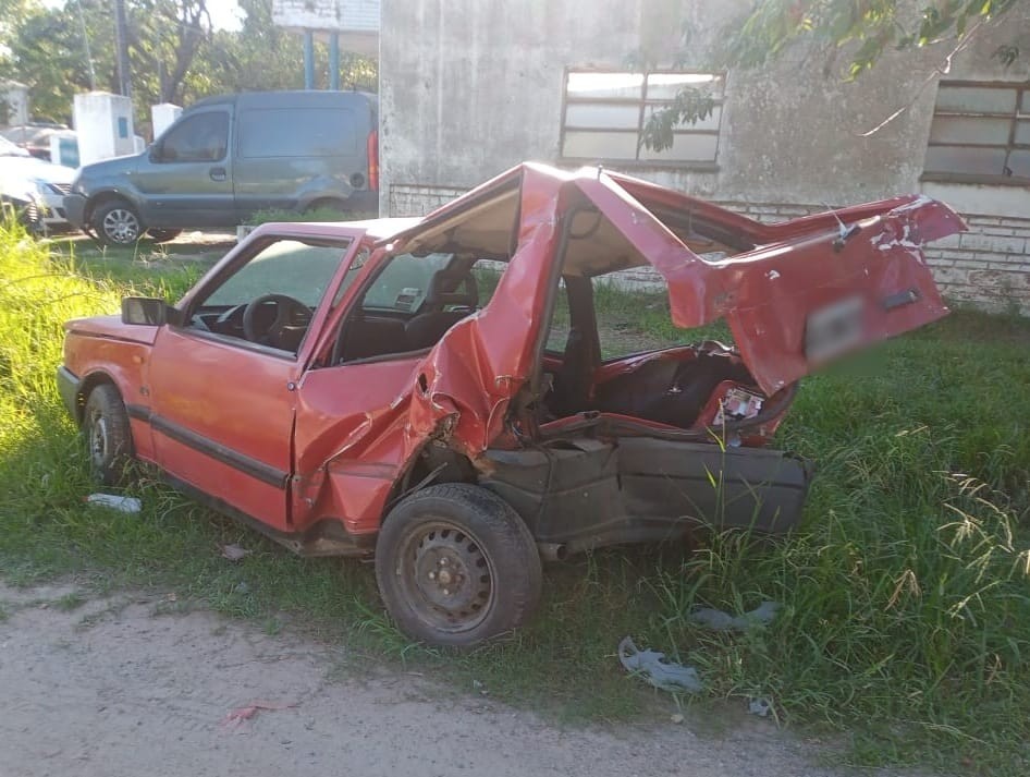 Insólito: los atraparon robando las ruedas de un auto secuestrado en una comisaría | Policiales
