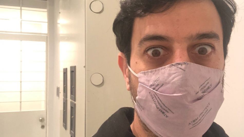 La historia del joven que se quedó encerrado en las cajas de seguridad del banco y pidió ayuda por Twitter | Redes