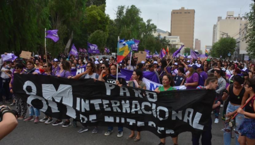 Abren sumario a un policía de Chubut que publicó frases alusivas al nazismo en Facebook | Nacionales