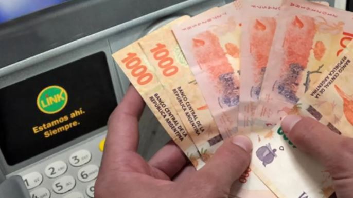 Cómo impacta el aumento del salario mínimo en las jubilaciones y los planes sociales | Información General