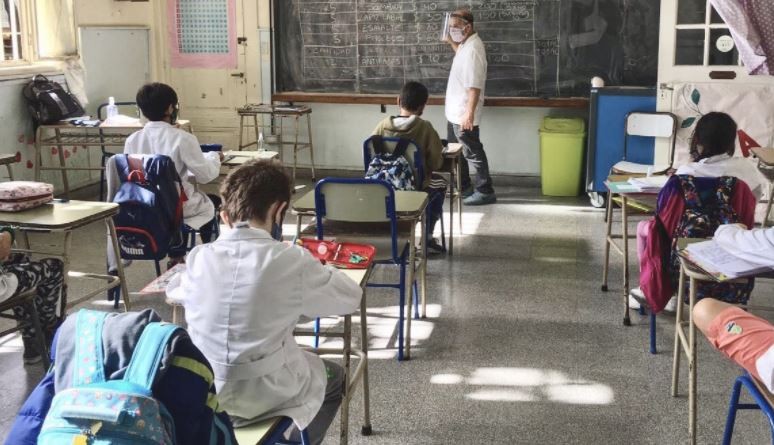 Cada provincia podrá definir si es obligatorio el uso del barbijo en escuelas | Nacionales