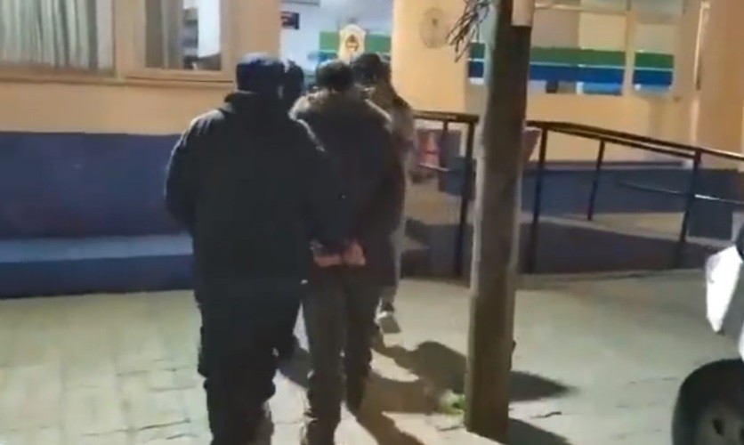 Hombre invitó a una joven a subir a su auto y ella lo asaltó | Nacionales