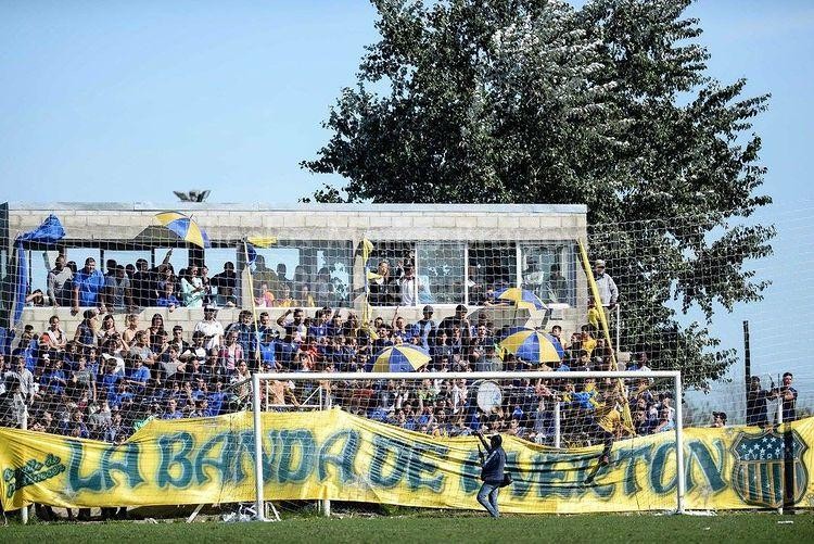 Se despidió con un emotivo mensaje de sus compañeros de fútbol porque sus padres no podían pagar la cuota | Deportes