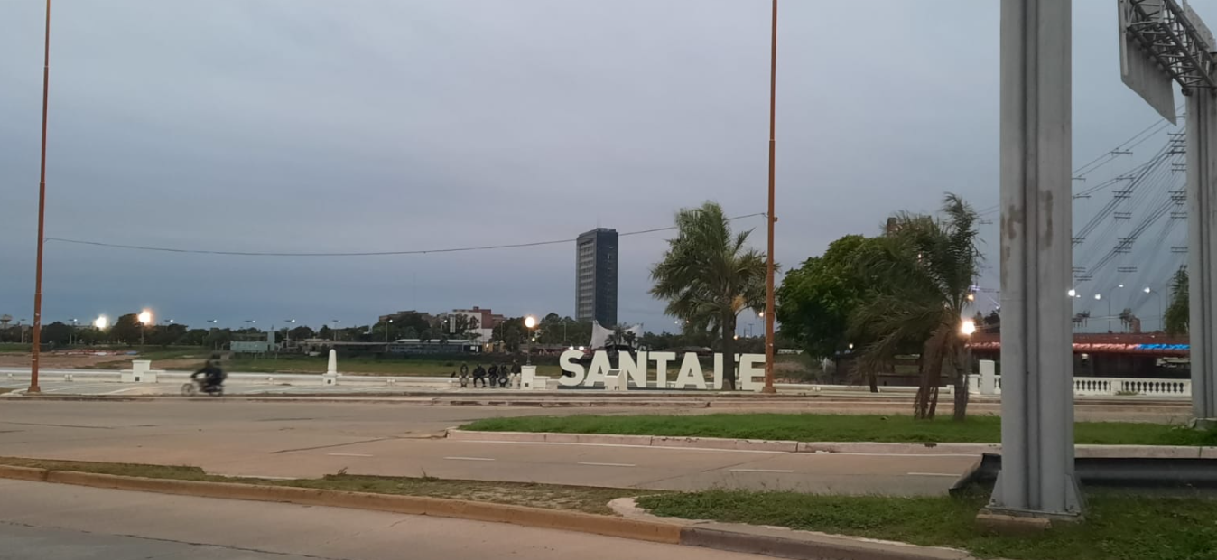 Un viernes con nubarrones, fresco y mucho viento en la ciudad | Información General