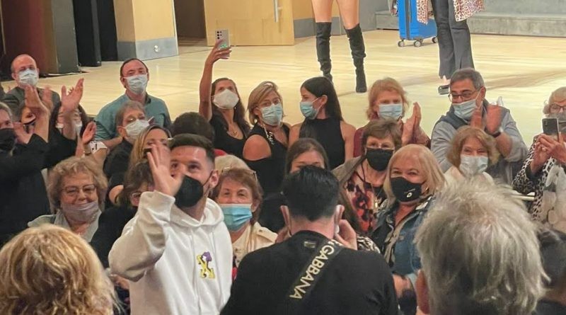 Messi asistió a ver una obra en la calle Corrientes y lo ovacionaron de pie | Espectaculos