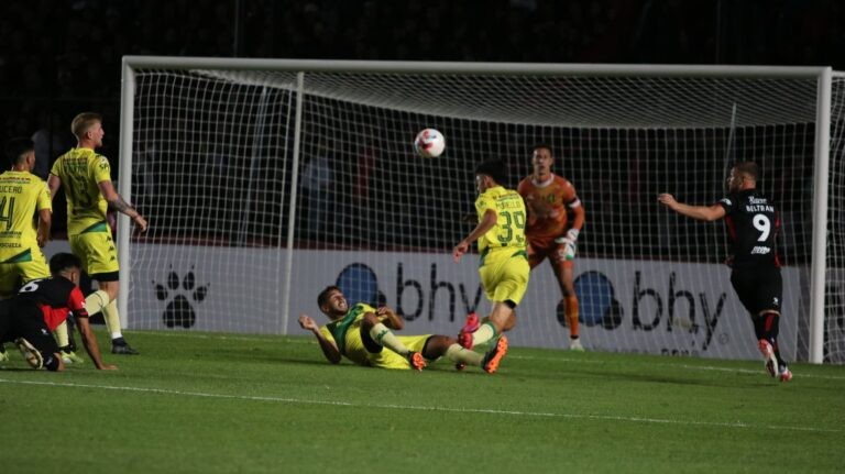 Aldosivi fue contundente y le ganó a Colón por 3 a 1 | Deportes