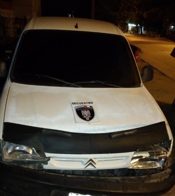 Tentativa de femicidio: chocó a su esposa y luego se atrincheró con un arma de fuego | Policiales