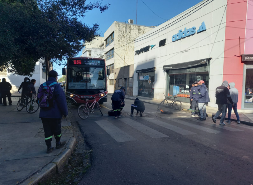 Caos vehicular en el centro por la protesta de cartoneros frente al municipio | Noticias