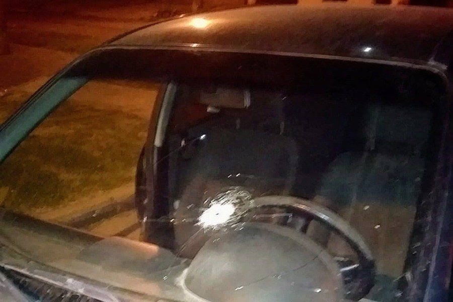 Atacan a tiros a dos policías de civil cuando investigaban un crimen ligado a "Los Monos" | Policiales