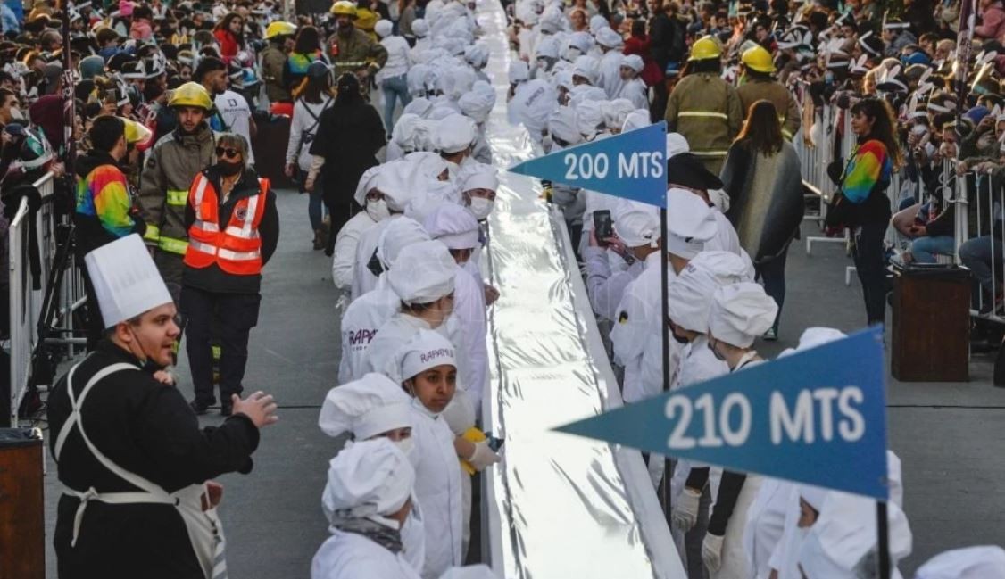 Bariloche batió otro récord con el chocolate mas largo del mundo | Nacionales