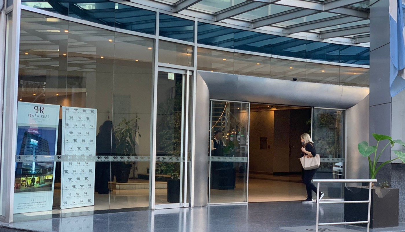 Conmoción por la aparición de un hombre muerto en el jacuzzi de un hotel rosarino | Noticias