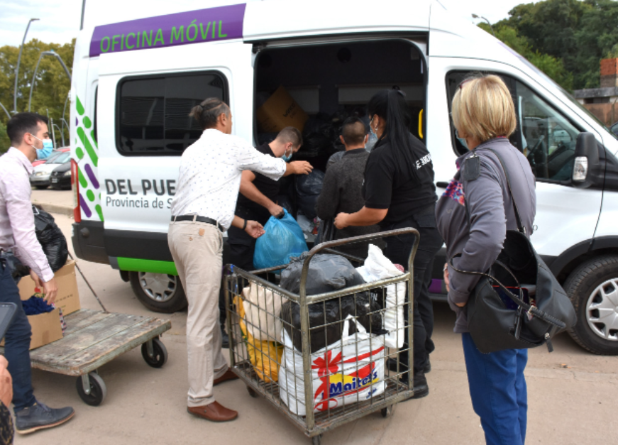 Campaña del abrigo: La Cooperadora del Iturraspe recibió las donaciones | Juntos y solidarios